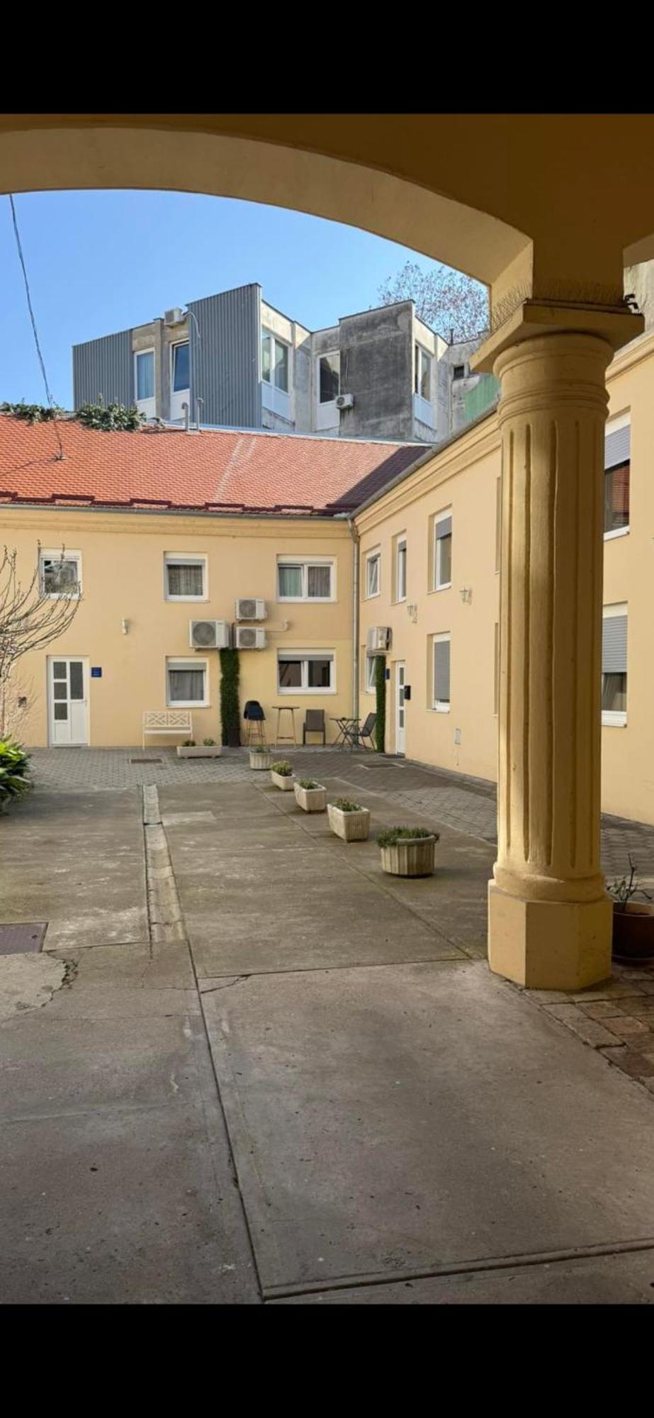 Home Apartmani I Sobe Osijek Buitenkant foto