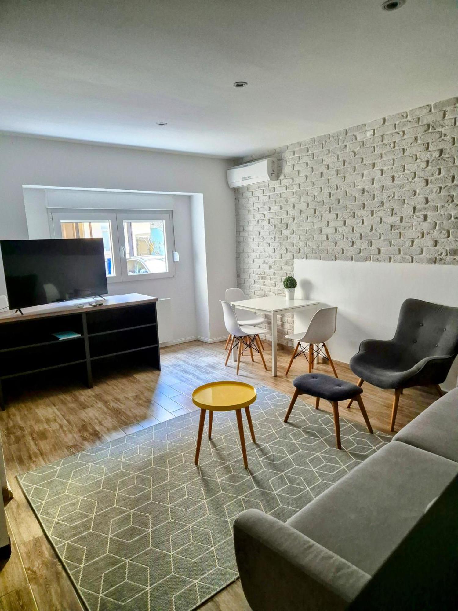 Home Apartmani I Sobe Osijek Buitenkant foto