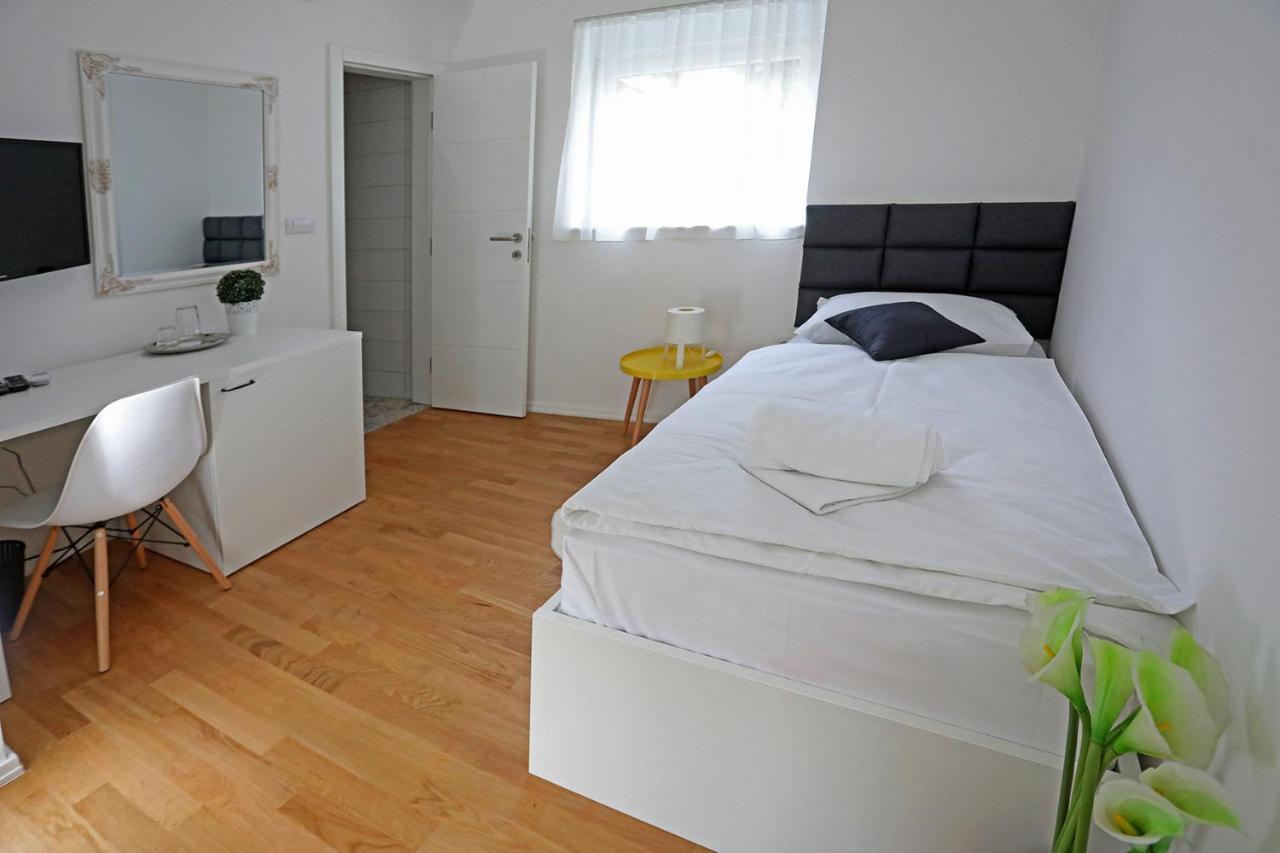 Home Apartmani I Sobe Osijek Buitenkant foto