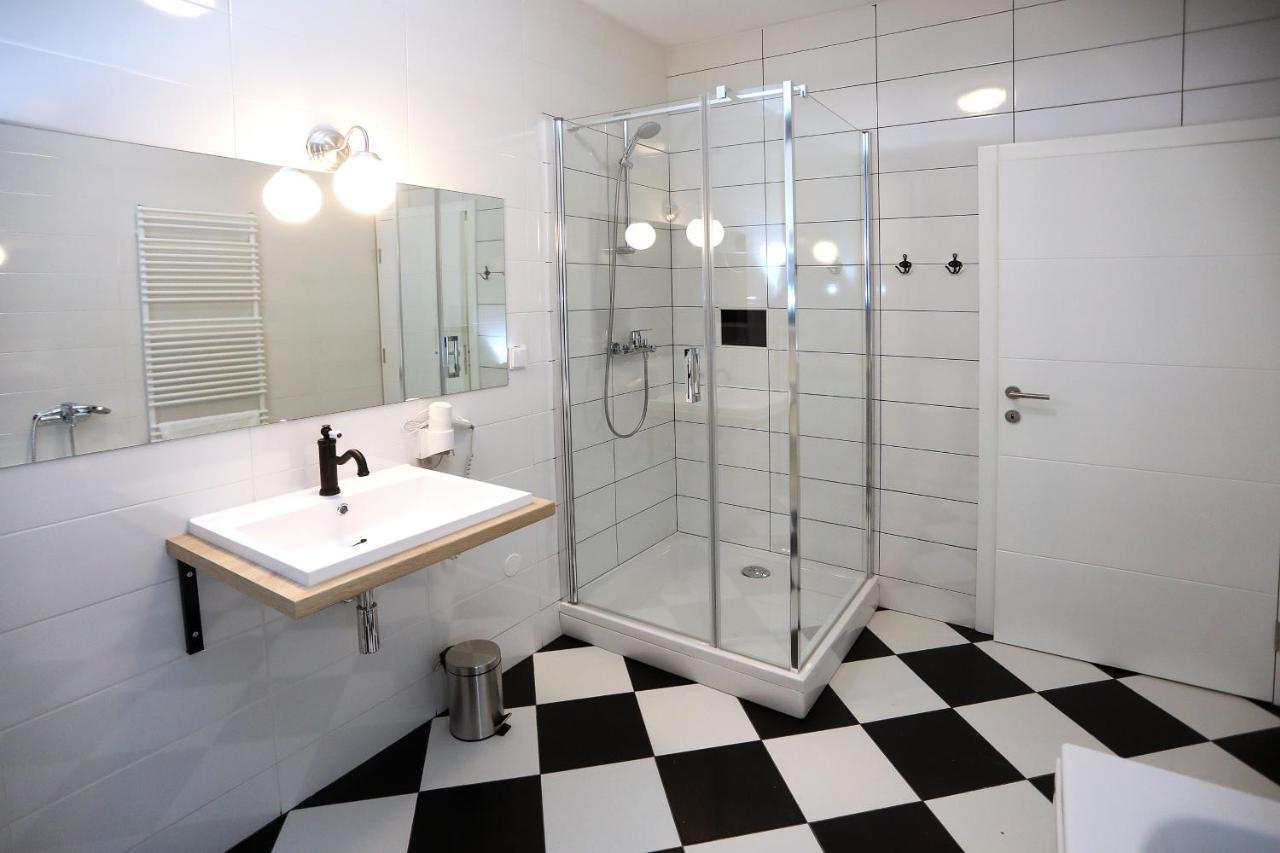 Home Apartmani I Sobe Osijek Buitenkant foto