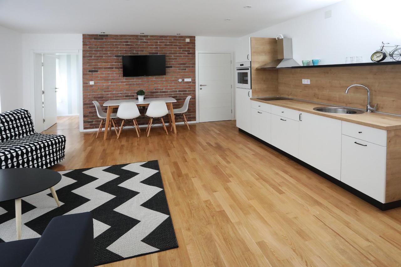 Home Apartmani I Sobe Osijek Buitenkant foto