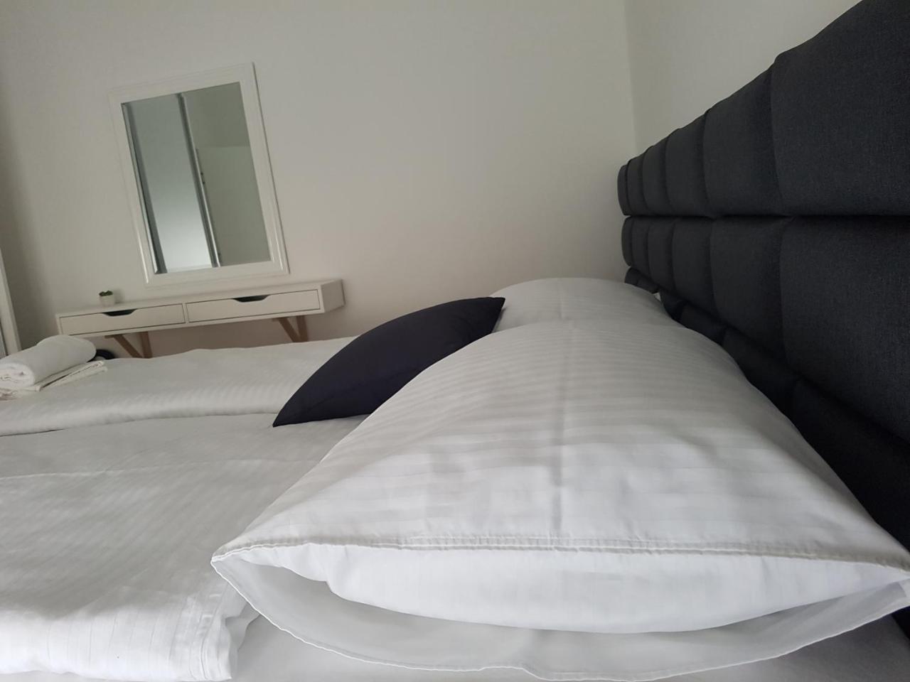 Home Apartmani I Sobe Osijek Buitenkant foto