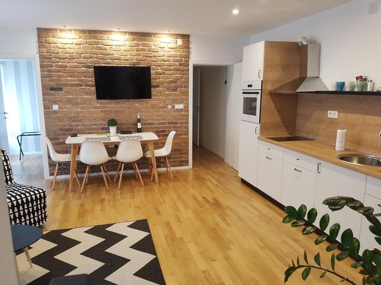 Home Apartmani I Sobe Osijek Buitenkant foto