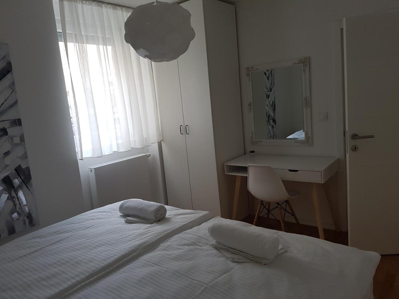 Home Apartmani I Sobe Osijek Buitenkant foto