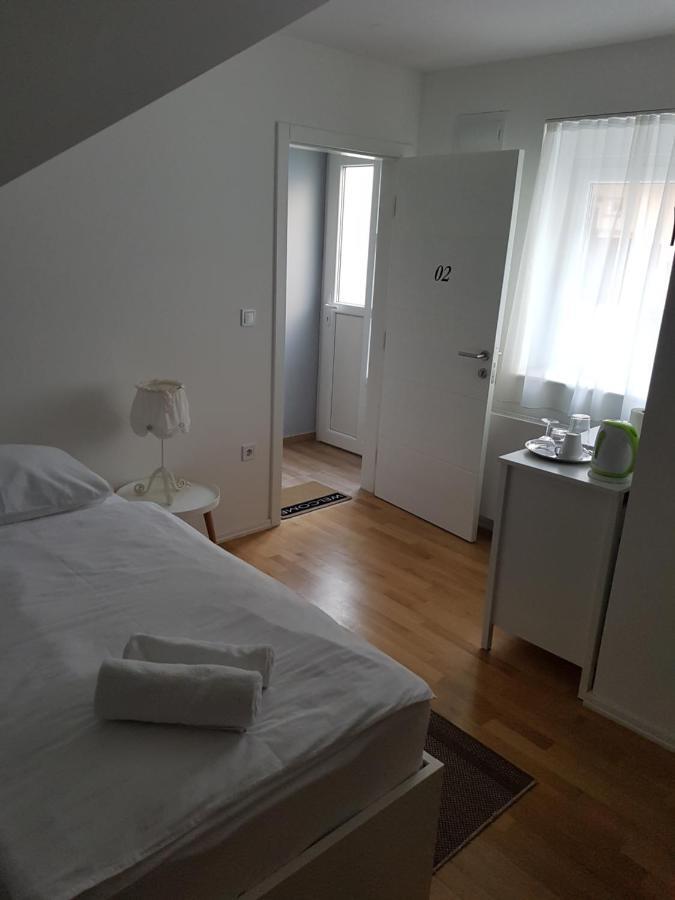 Home Apartmani I Sobe Osijek Buitenkant foto